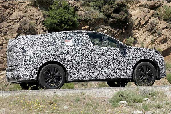 Spy Photos Of The All-New Peugeot e-3008 SUV Caught