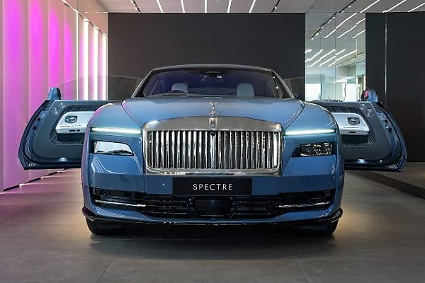 Which Nigerian Music Star Will Buy Rolls-Royce Spectre Worth $450,000 First? - autojosh 