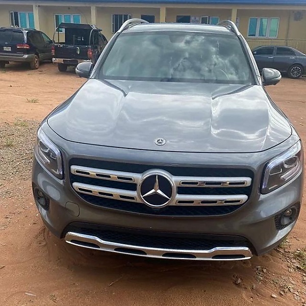 Police Arrest Fake Buyer Who Stole N55m Mercedes GLB During Test-drive In Abuja - autojosh 