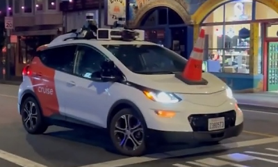 Protesters In U.S Are Disabling Self-driving Taxis By Placing Traffic Cones On Their Bonnets - autojosh