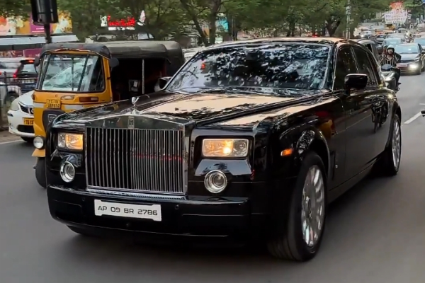 Rolls-Royce Phantom 7 Vs Keke — When One Of The Most Expensive Car Meets The Cheapest On The Road - autojosh 