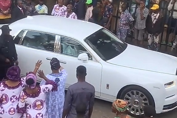 Rolls-Royce Phantom 8 Worth N500 Million Owned By Otunba Subomi Balogun Spotted At His Funeral Service - autojosh 