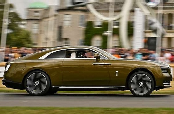 Watch : Rolls-Royce Pushed The Spectre To Its Limit At The Goodwood Festival Of Speed - autojosh