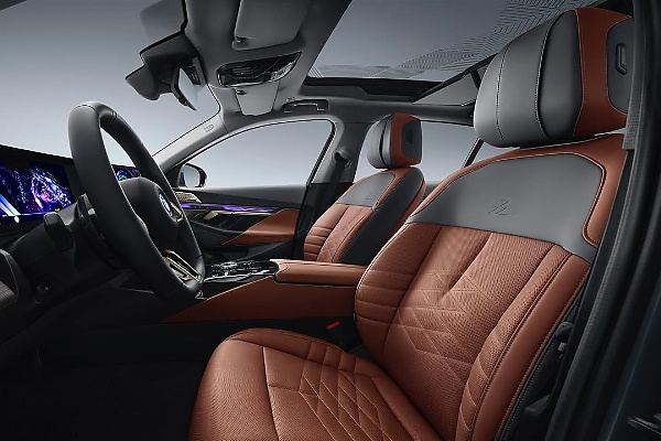 All-new Long Wheelbase BMW 5 Series, i5 For China Arrives With Rear 32-inch TV - autojosh 