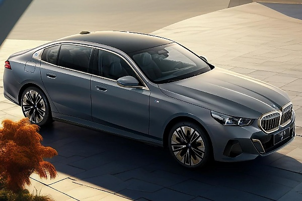 All-new Long Wheelbase BMW 5 Series, i5 For China Arrives With Rear 32-inch TV - autojosh