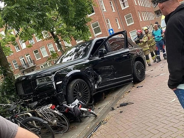 N350 Million Rolls-Royce Cullinan Owned By Chelsea Star Hakim Ziyech Collides With VW Polo - autojosh 