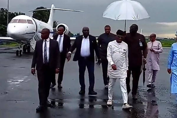 From Private Jet Into ₦300m Armored Cadillac Escalade : Moment Wike Arrived Rivers For Weekend - autojosh 