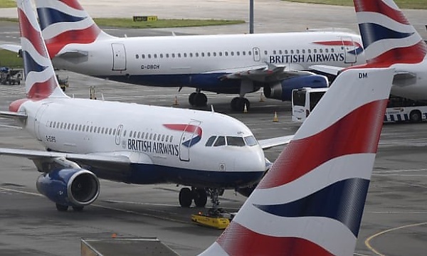 Plus-sized BA Passenger Stuck In His First-class Seat For 3-hrs After Landing In UK From Nigeria - autojosh 