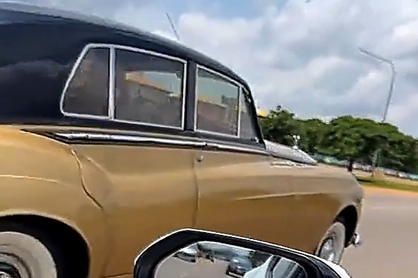 Vintage Rolls-Royce Silver Cloud Spotted On The Nigerian Road - autojosh 