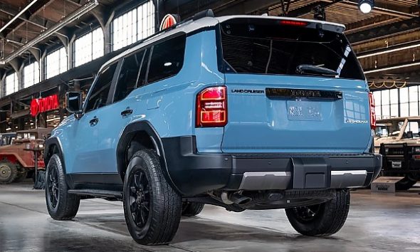 US-Market 2024 Toyota Land Cruiser Versus Global Market Toyota Land Cruiser 300 Series - autojosh