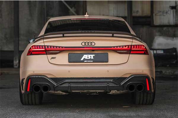 Just like that earlier car, the RS7 in question is called Legacy Edition. We see similar tasteful spoiler work and everything that applies to the RS7 also applies to the technically identical RS6. 