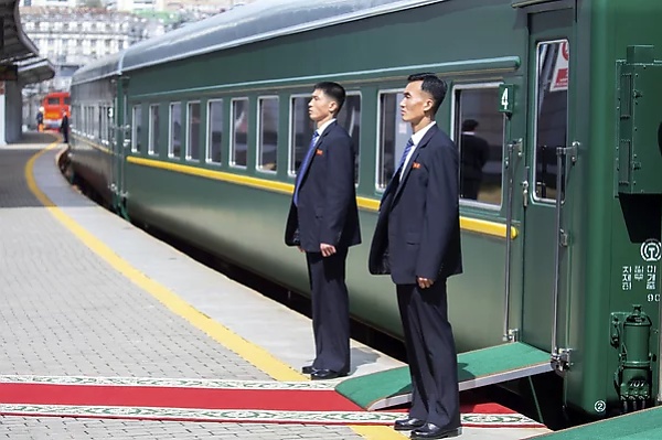 Armored Train Carrying North Korean Leader Kim Jong-un Arrives In Russia - Inside It - autojosh 