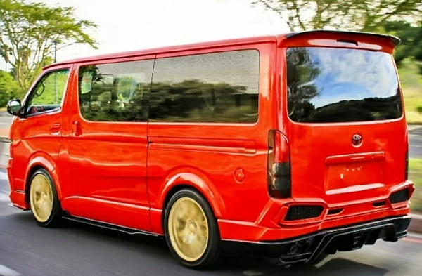 This Mid-engined Lamborghini-inspired Toyota Quantum Is The Most Extreme 'Hiace' Bus Ever - autojosh 