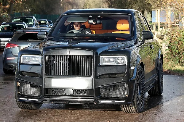 Man U Star Marcus Rashford Crashes His Rolls-Royce Wraith After Burnley Win - autojosh 