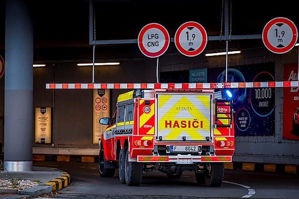 UK Company Turns Toyota Hilux Into 6-wheeled Rapid Response Vehicle To Fight EV Fires - autojosh 