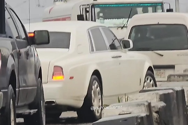 Rolls-Royce Phantom Escaped Impoundment After Been Spotted Taking One-way Lane In Lagos - autojosh 
