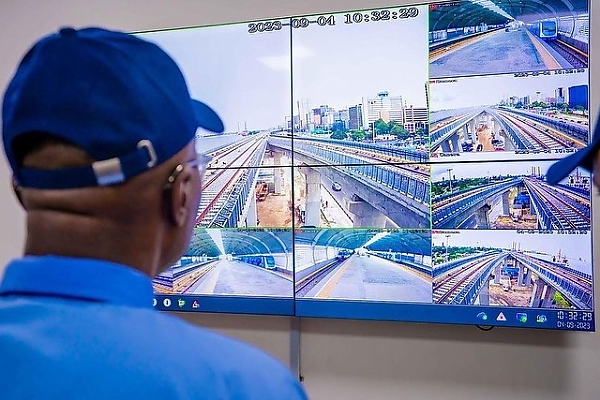 Sanwo-Olu Flags Off Commercial Operations Of Lagos Blue Rail With 800 Passengers Onboard Electric Train - autojosh