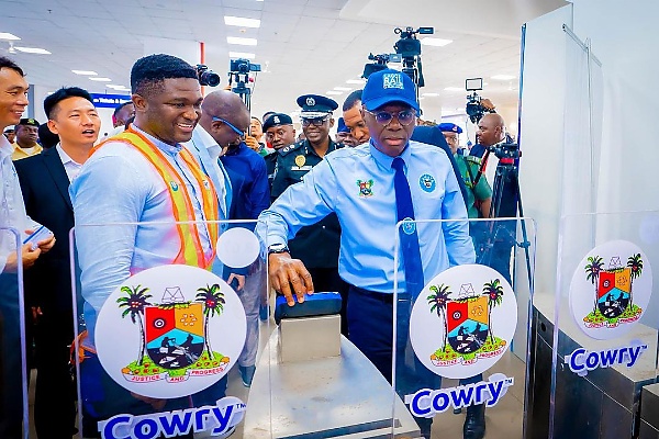 Sanwo-Olu Flags Off Commercial Operations Of Lagos Blue Rail With 800 Passengers Onboard Electric Train - autojosh 