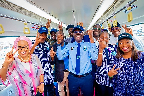 Sanwo-Olu Flags Off Commercial Operations Of Lagos Blue Rail With 800 Passengers Onboard Electric Train - autojosh 