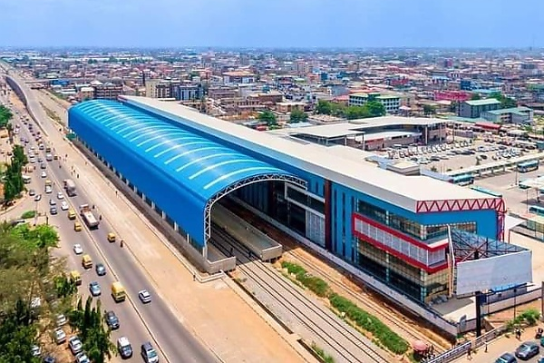 Sanwo-Olu Tours Lagos Red Line Train Stations, Orders Cleanup Along The Corridor - autojosh 