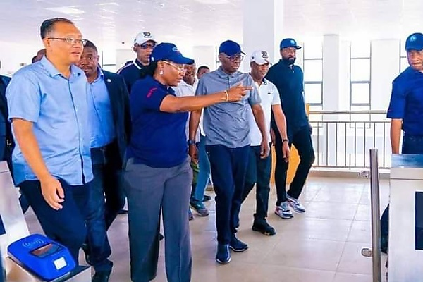 Sanwo-Olu Tours Lagos Red Line Train Stations, Orders Cleanup Along The Corridor - autojosh 