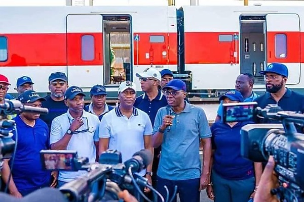 Sanwo-Olu Tours Lagos Red Line Train Stations, Orders Cleanup Along The Corridor - autojosh 