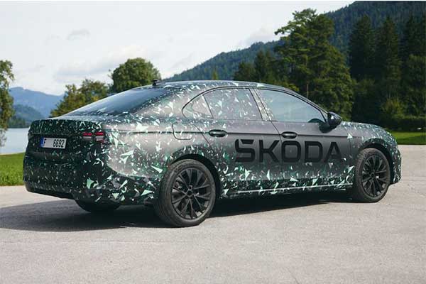 Next-Generation Skoda Superb Hatchback Spotted With Less Camouflage