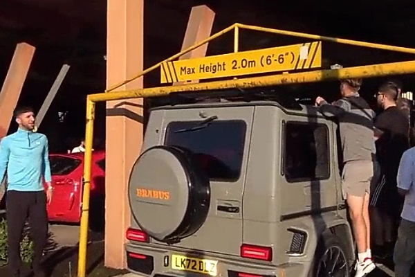 Watch : Brabus G-Wagon Versus 6 Feet 6 Inch Tall Height Restriction Barriers - autojosh 