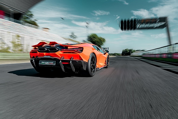 Lamborghini Driver Takes 1,000-hp Revuelto V12 Hybrid For A Track Testing - autojosh 