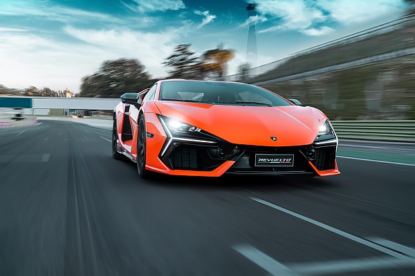 Lamborghini Driver Takes 1,000-hp Revuelto V12 Hybrid For A Track Testing - autojosh