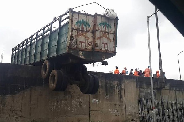 LASG Announces Traffic Diversion For The Installation Of Truck Barrier At Dorman-Long Bridge - autojosh