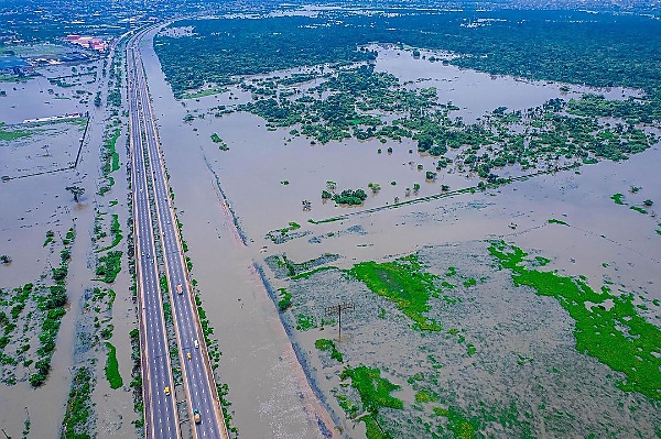 Photos : Ogun State Gov. Dapo Abiodun, Ministers Assess Community Ravaged By Flooding - autojosh 