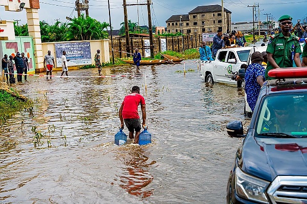 Photos : Ogun State Gov. Dapo Abiodun, Ministers Assess Community Ravaged By Flooding - autojosh 