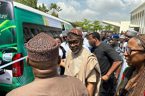 FG Launches Presidential CNG Initiative With Seven Conversion Centres - autojosh 