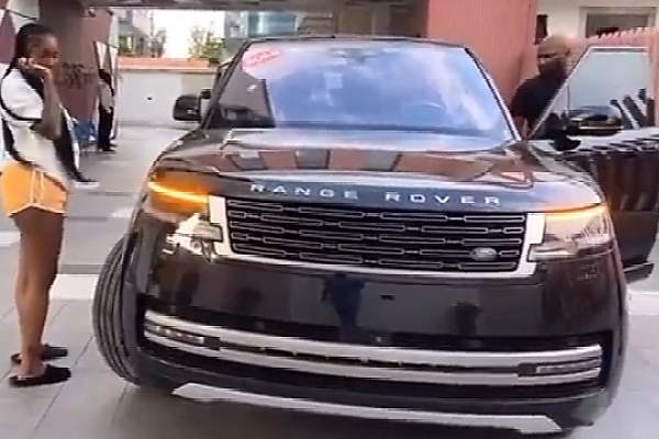 Tiwa Savage Acquires Brand New Range Rover Ultra-luxury SUV Worth N350 ...