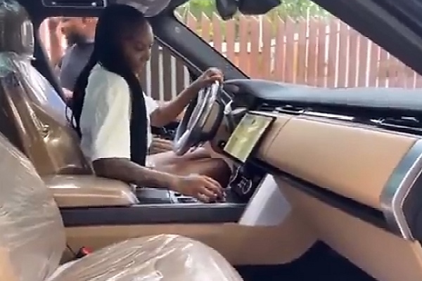 Tiwa Savage Acquires Brand New Range Rover Ultra-luxury SUV Worth N350 Million - autojosh 