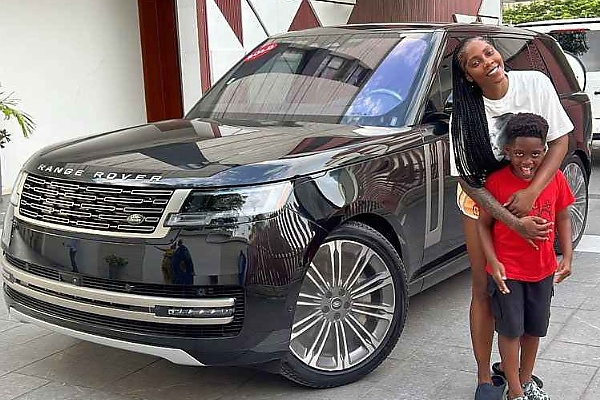 Tiwa Savage Acquires Brand New Range Rover Ultra-luxury SUV Worth N350 Million - autojosh