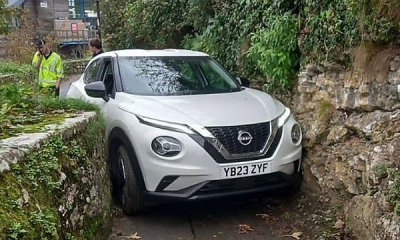 2 Female American Tourists Wedge Brand New Nissan Juke Between Walls, Blame Their Sat-Nav - autojosh