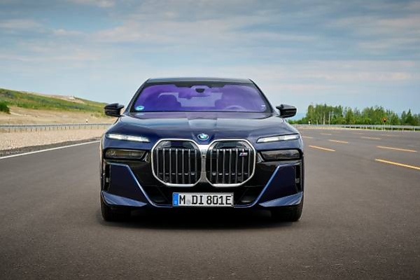 Hands-free Eyes-off-the-road Driving Available In BMW 7 Series From 2024, Allows Drivers To Watch Film - autojosh 