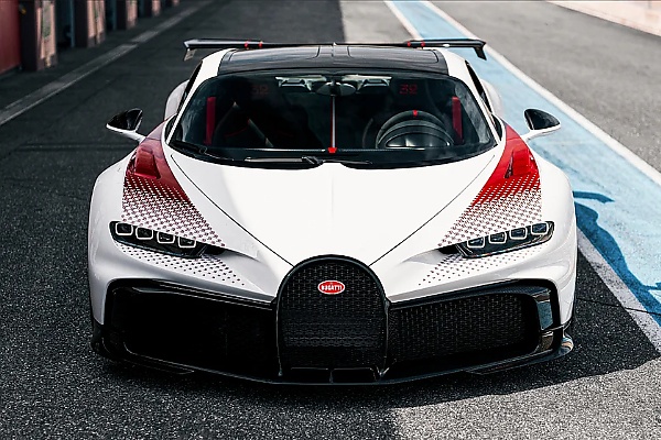 Bugatti Chiron Pur Sport ‘Grand Prix’ Is A Piece Of Art With A Fading ‘EB’ Logo Pattern On The Fenders - autojosh 