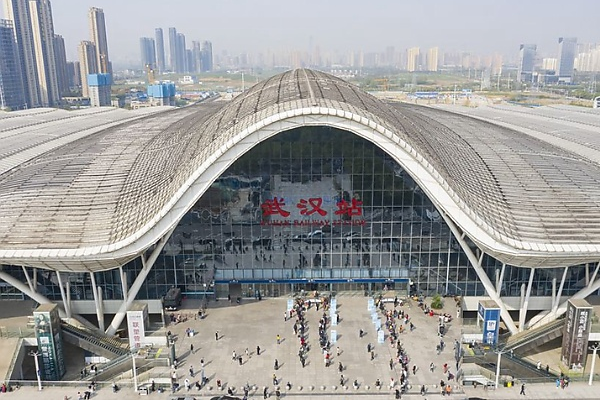 Check Out China's Wuhan Railway Station That Handles 138 High-speed Bullet Trains Per Day - autojosh 