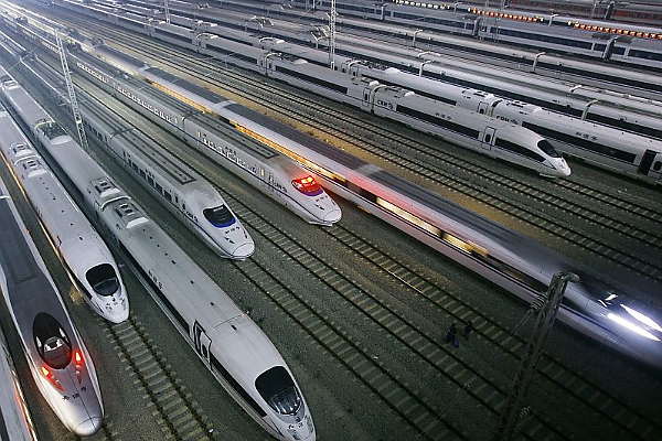 Check Out China's Wuhan Railway Station That Handles 138 High-speed Bullet Trains Per Day - autojosh 
