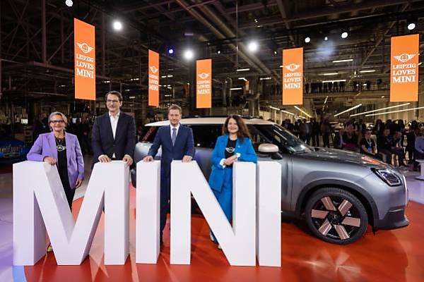 First Made-in-Germany MINI Rolls Off The Same Production Line That Also Makes BMW 1 Series, 2 Series - autojosh