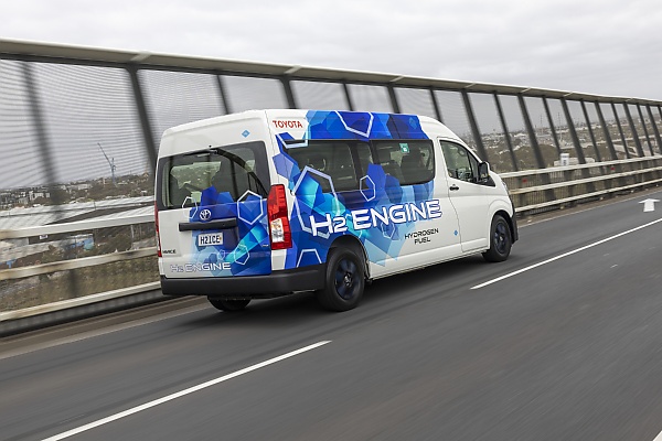 Hydrogen-powered Toyota HiAce Prototypes With 200-km Range Begins Pilot Program In Australia - autojosh 