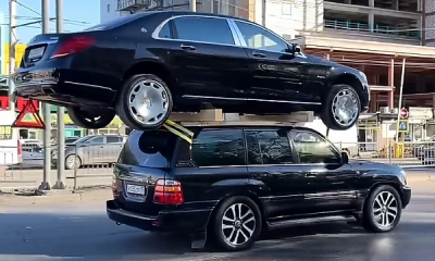 Toyota Land Cruiser Seen Carrying Mercedes-Maybach S-Class In Russia (Video) - autojosh