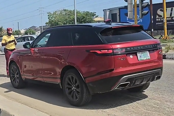 Moment LASTMA Arrest A Range Rover Driving Against Traffic, Driver Risk Impoundment, Heavy Fines - autojosh