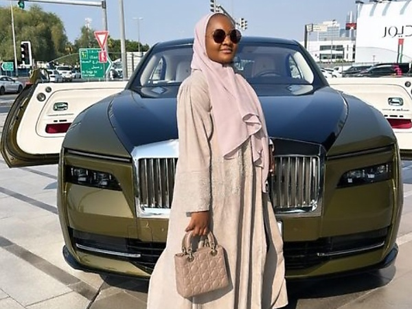 Mompha Becomes The First Nigerian To Acquire $420,000 Rolls-Royce Spectre Electric Coupe - autojosh 