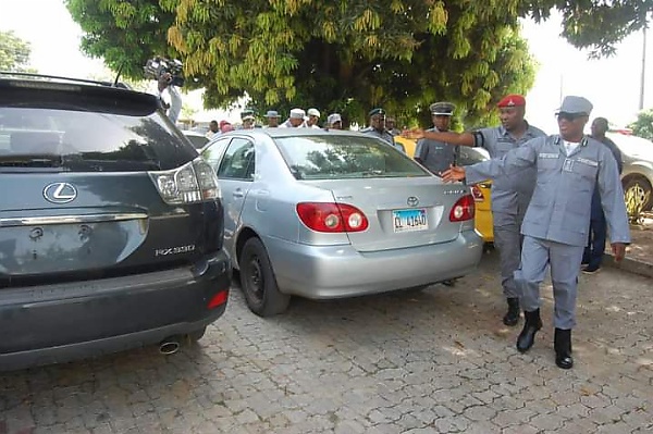 Niger/Kogi Customs Showcase 11 Smuggled Cars, Including A Range Rover With Diplomatic Plate Number - autojosh 