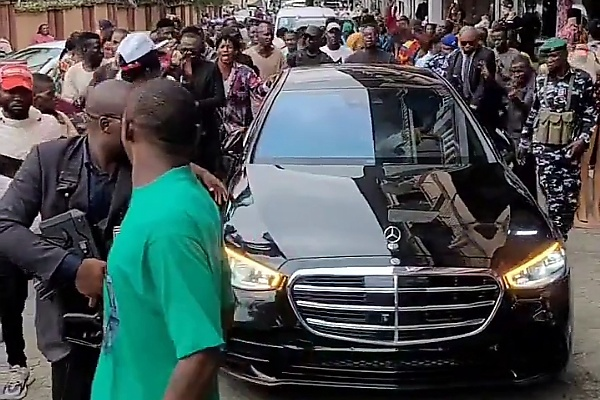 “They Nearly Scatter My Car”, Obi Cubana Says After His Mercedes-Benz S-Class Was Mobbed By Fans - autojosh 