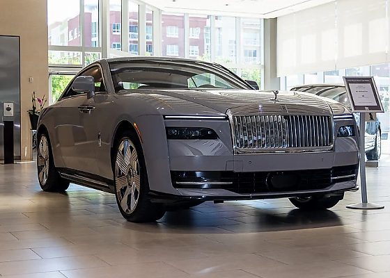 Rolls-Royce Deliver The Very First Spectre In America To A Client, Who Already Has 15 Rolls-Royces - autojosh